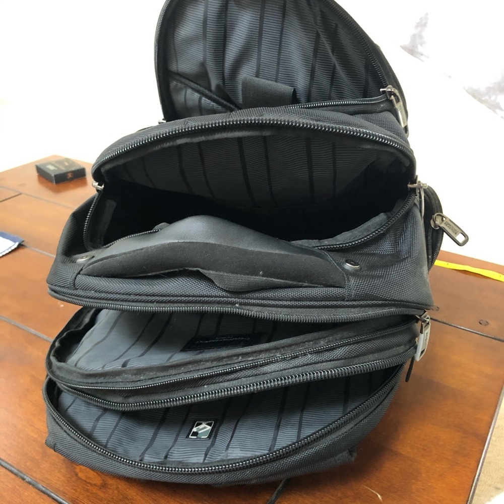 Kenneth Cole Reaction R Tech Backpack - Picture 3 of 5